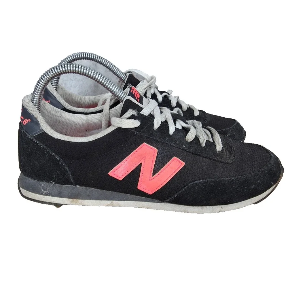 New Balance 410 Running Shoes Womens 8 B Black Pink Suede Sneakers WL410WBA